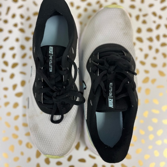 Nike revolution 5 platinum volt - Picture 4 of 5